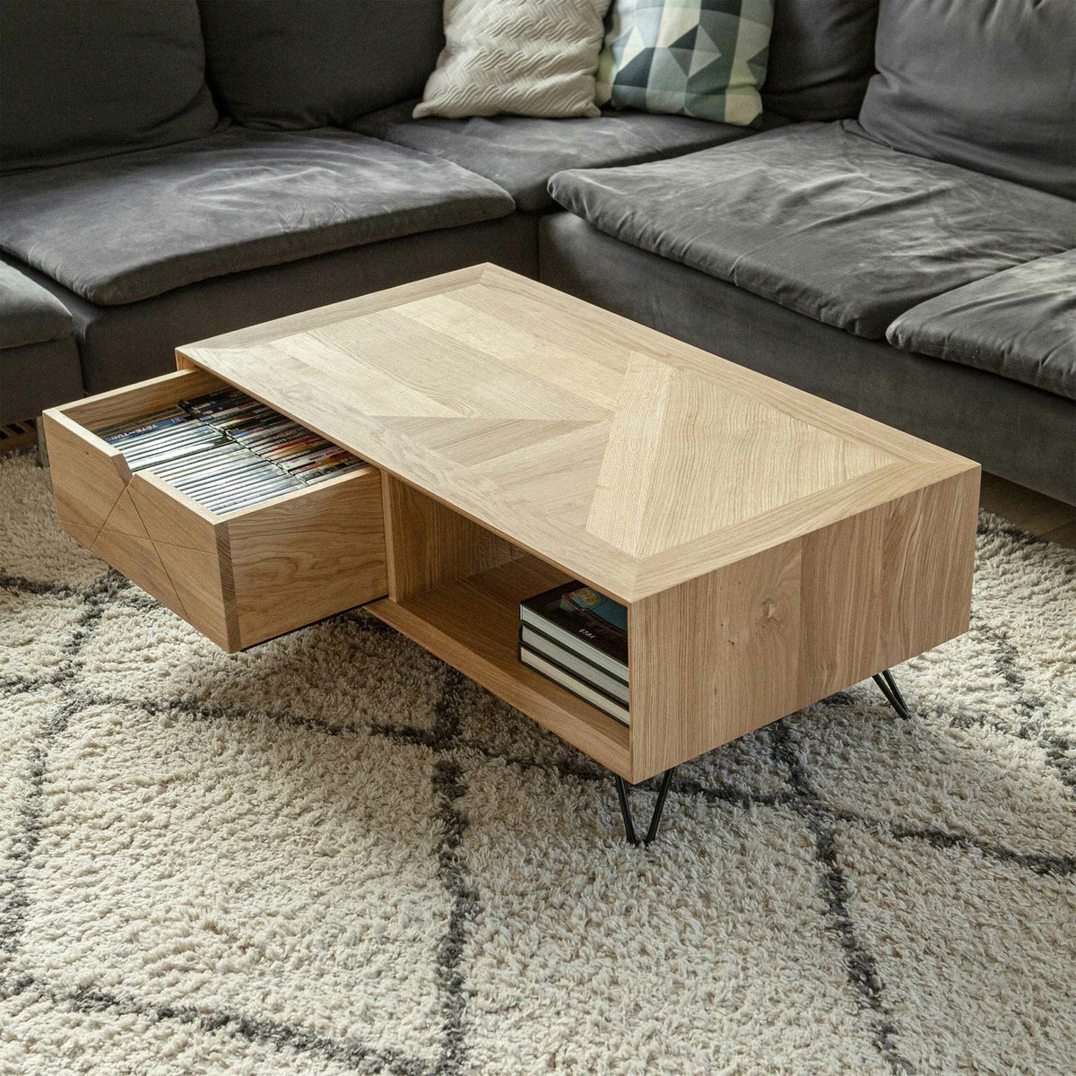 table basse accueillante tiroir ouvert