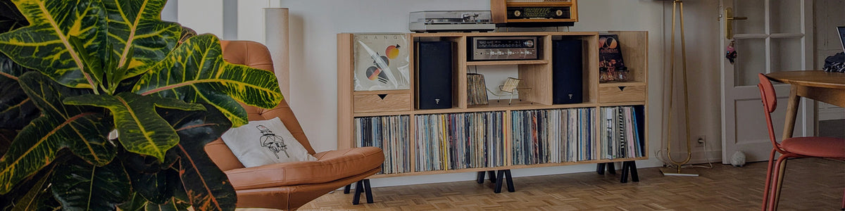 Meuble vinyle en chêne massif fabriqué en France par Kopo Création