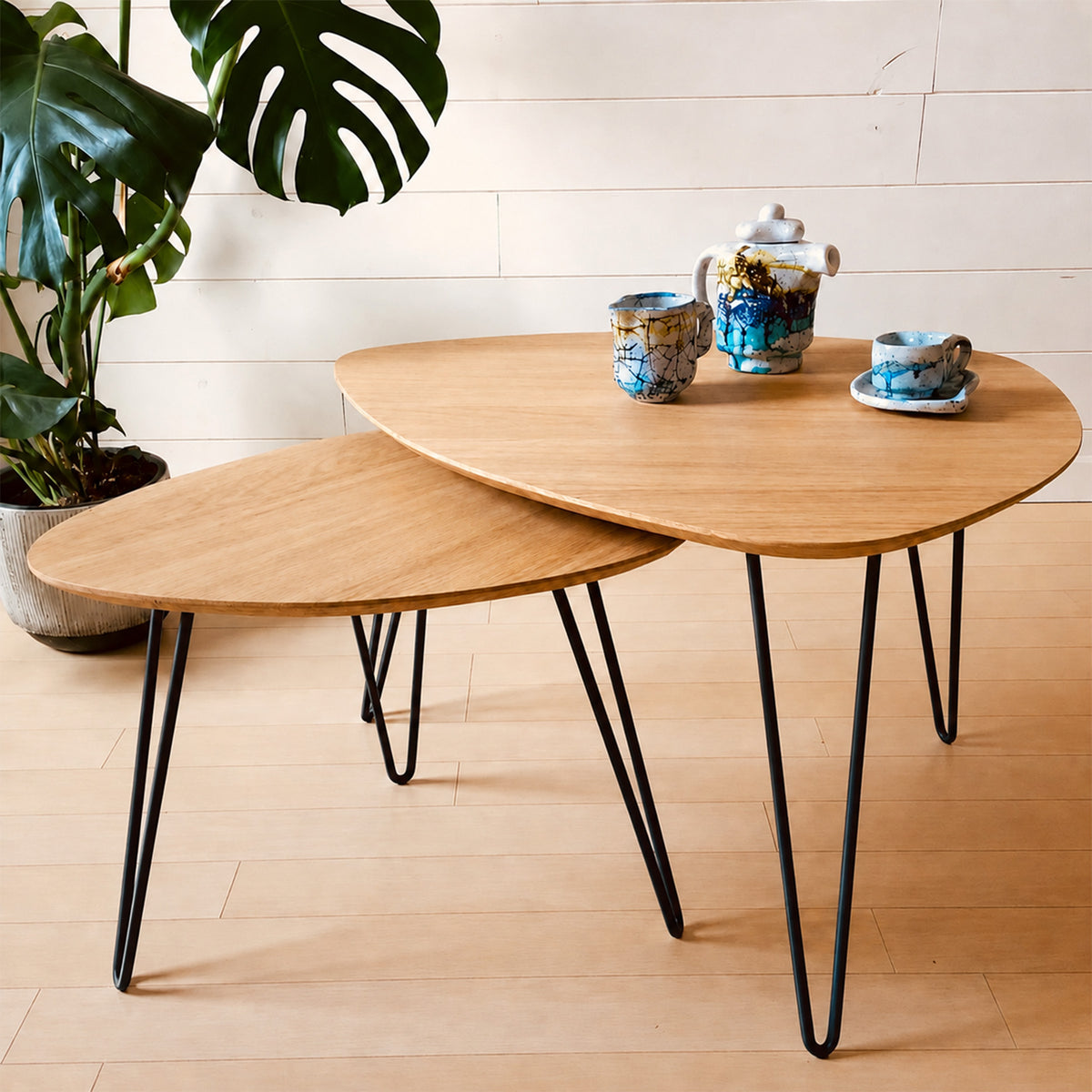 lot de deux tables basses gigogne en chêne massif et pied en acier noir