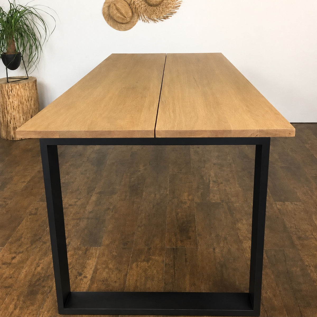 Table à manger rectangulaire – bois clair et pied blanc – Noir