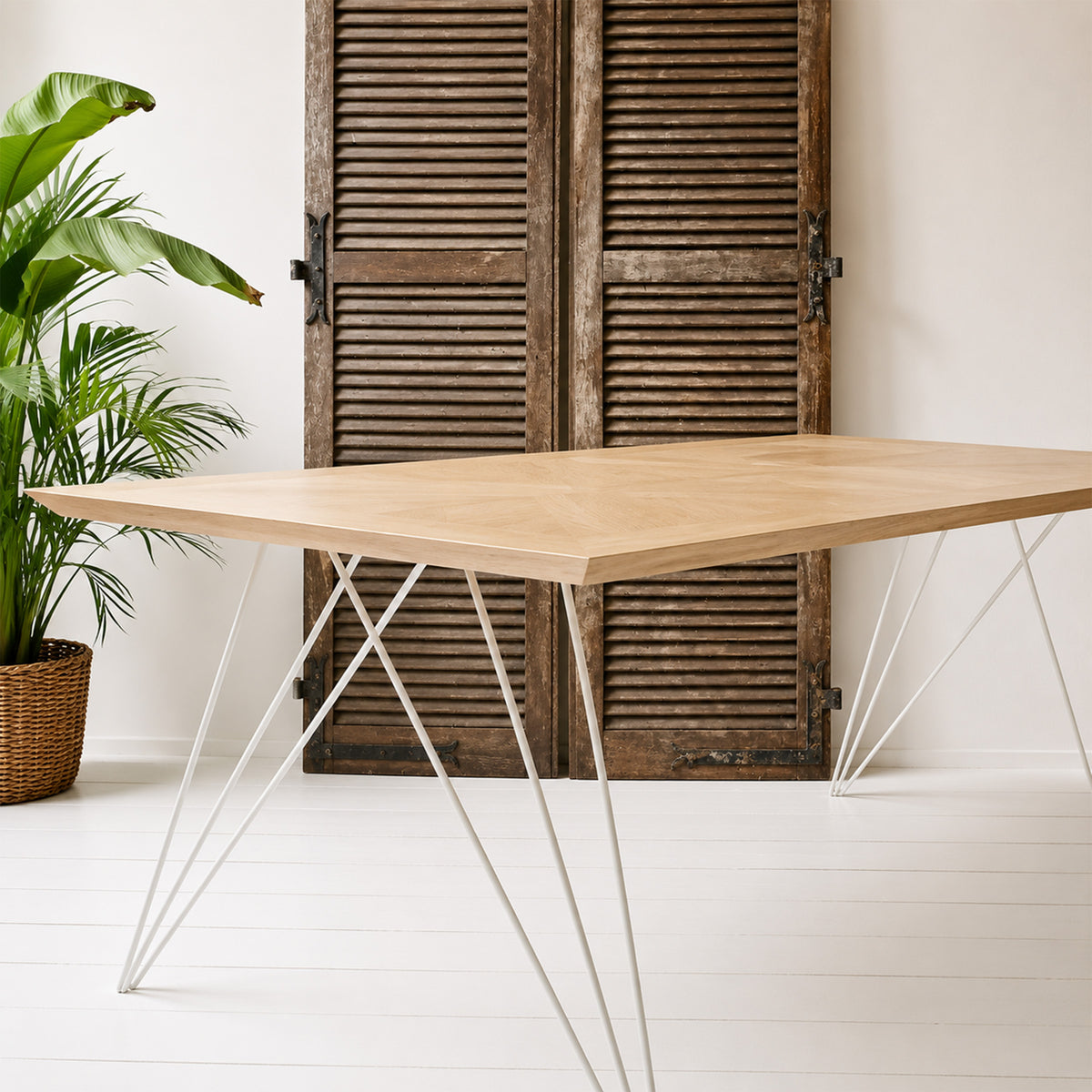 table contemporaine en chêne massif désign et épuré