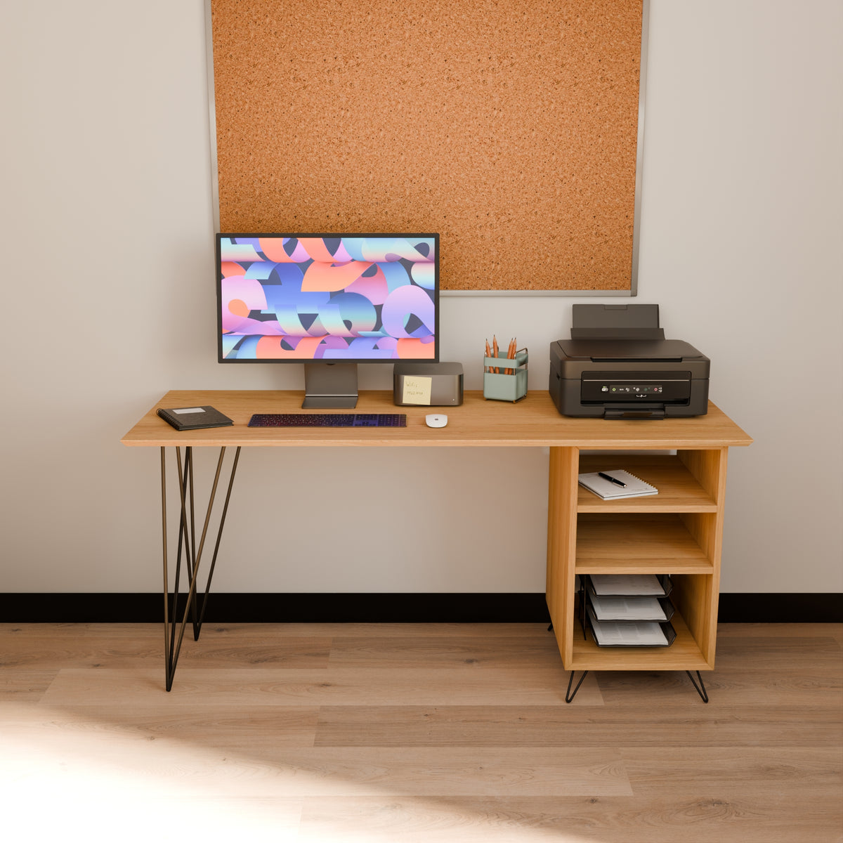 ue d'angle gauche d'un bureau scandinave en bois équipé d'un caisson à trois étagères ouvertes sur la droite et de pieds métalliques fins.