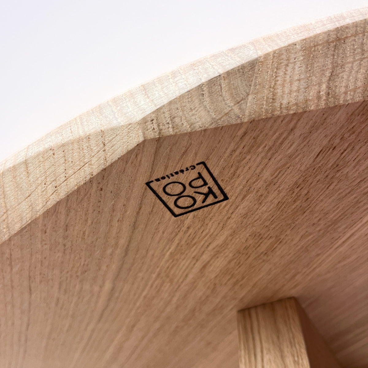 détail logo table basse